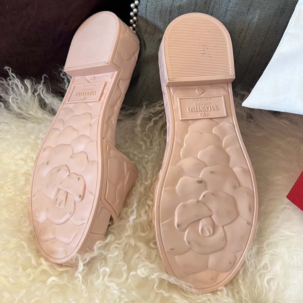 Valentino slides